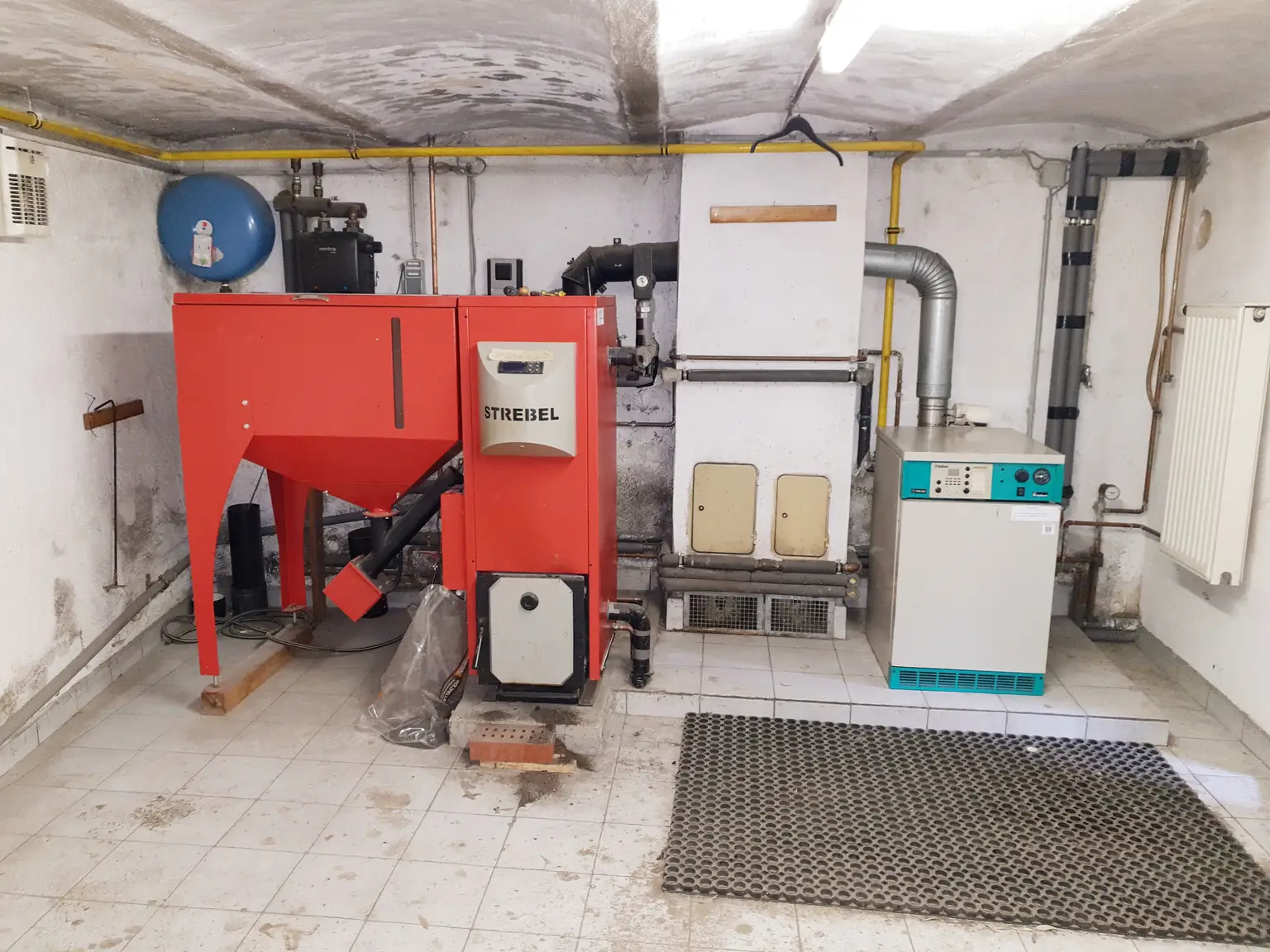 Bauernhaus mit zwei Wohneinheiten + Nebengebäude!