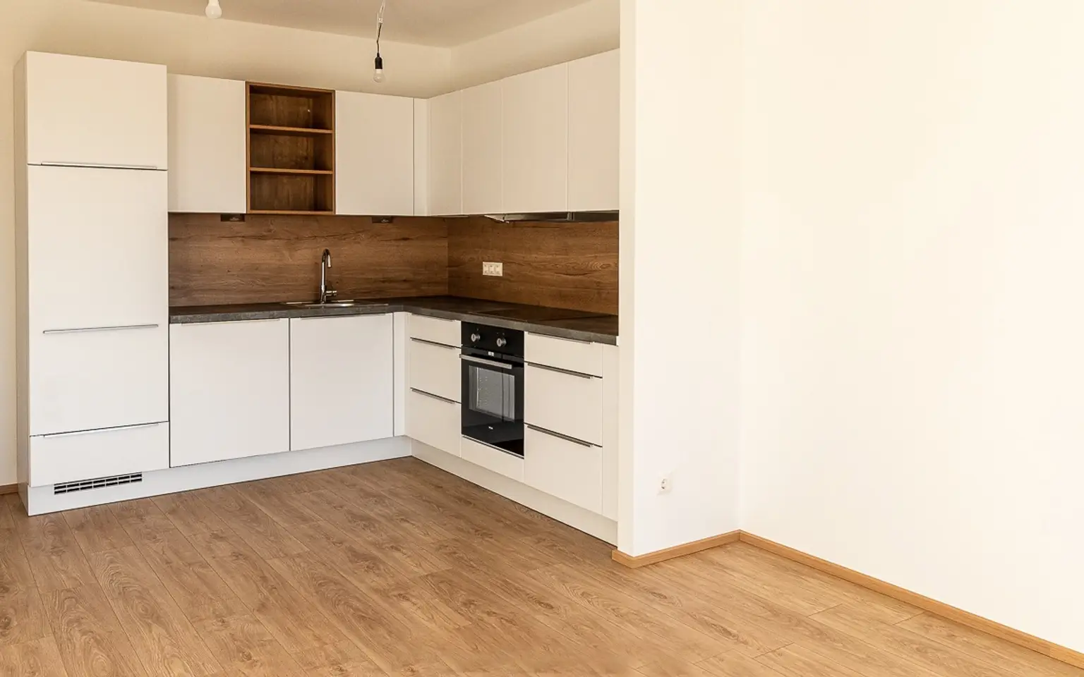 2 | ++ IHR WOHNTRAUM ++ TOP ZWEI Zimmer mit BALKON | Prima Service Immobilien