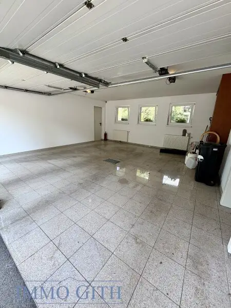 GROSSZÜGIGE DOPPELHAUSHÄLFTE IN GRÜNRUHELAGE MIT WIENBLICK IN MARIA ENZERSDORF ZU MIETEN!