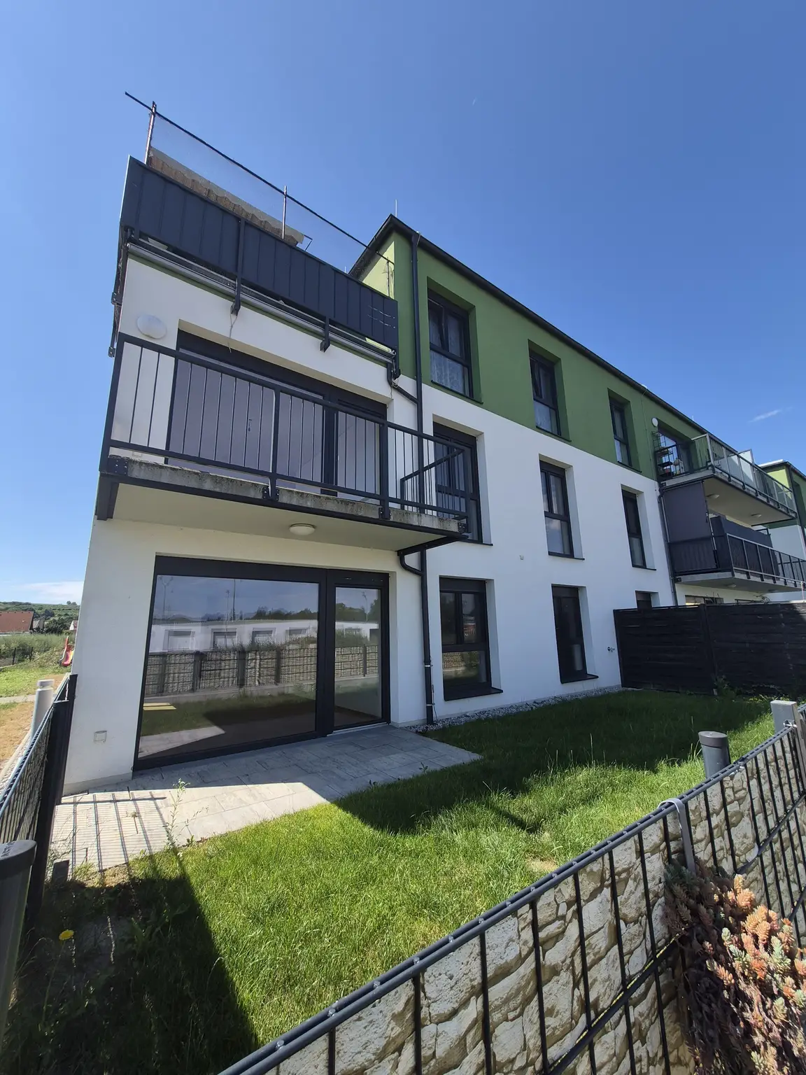 Endlich in den eigenen vier Wänden - Neubau: Ca. 73 m² Wohnung mit ca. 43 m² Eigengarten