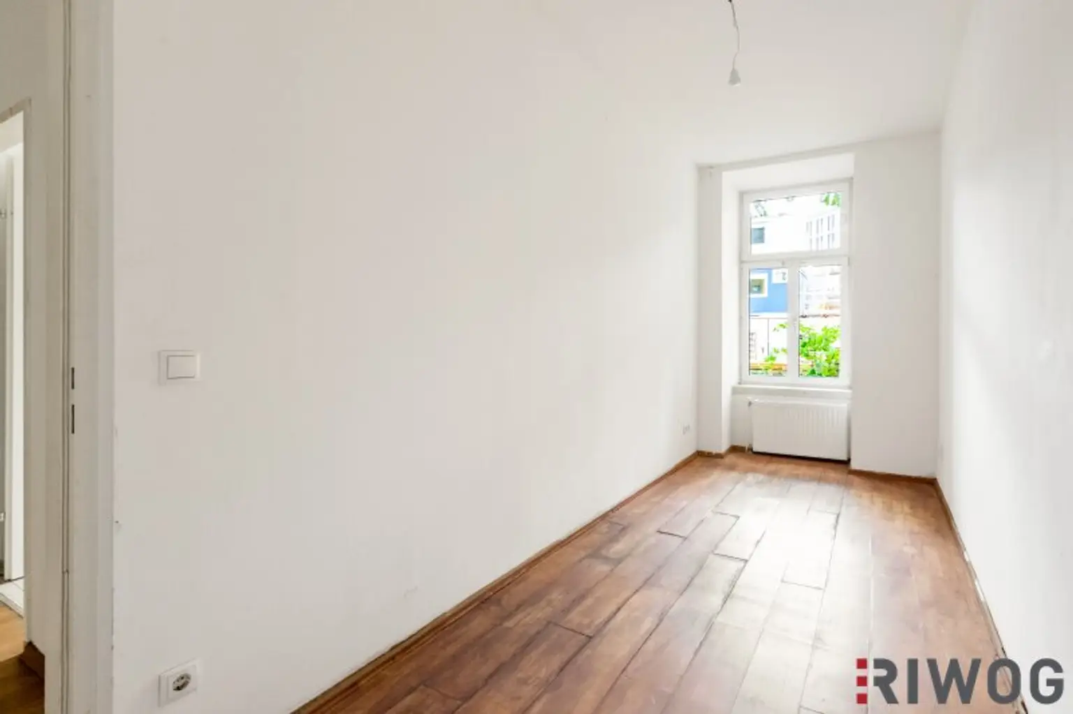 GARTENWOHNUNG NÄHE 1. BEZIRK, DONAUKANAL UND AUGARTEN | Komplett hofseitig | Sanierungsbedürftig | Rembrandtstraße