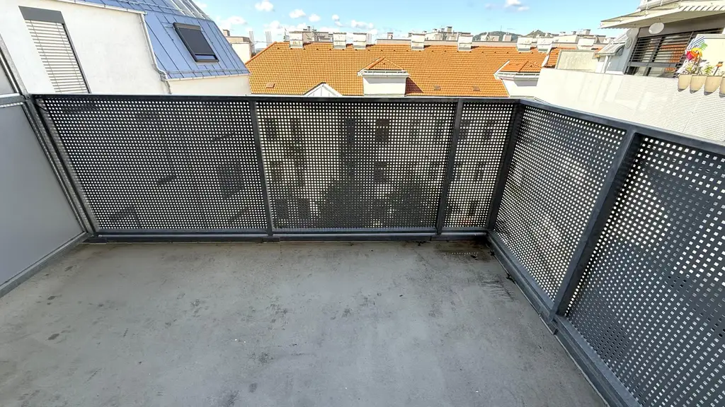 Neubauwohnung im Dachgeschoß mit 6,77m² großem SÜD-Balkon