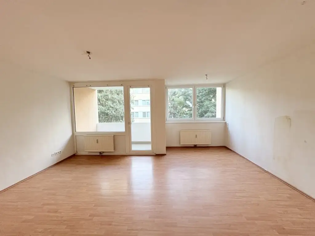 Ruhelage in Klosterneuburg: Renovierungsbedürftige 1-Zimmer-Wohnung mit Balkon!