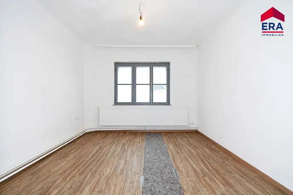 Sanierter Bauernhof mit zwei Wohnungen und großem Grundstück –ideal für Pferdeliebhaber und Familien