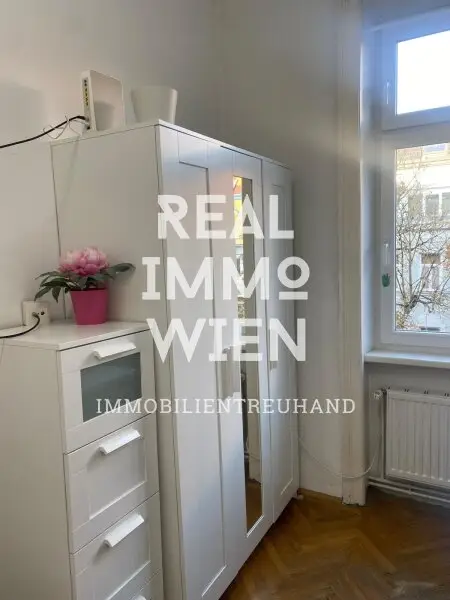 Hervorragende Anlage 5 Zimmer WG mit Stil im Gründerzeithaus