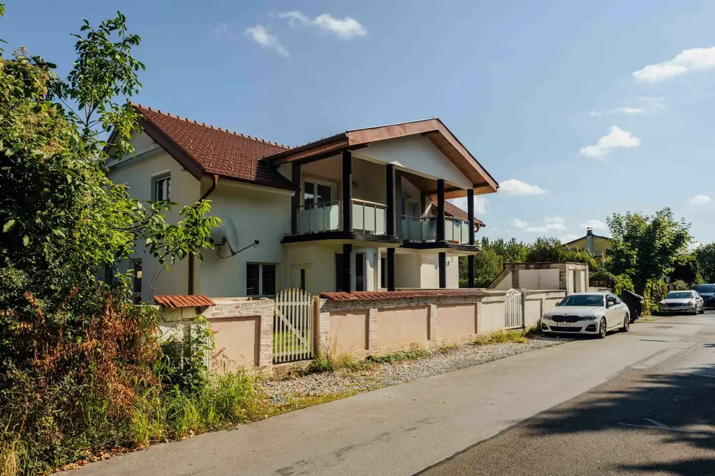 Charmantes Mehrfamilienhaus in der Laboratoriumstraße - mit ca. 85 m² Garten