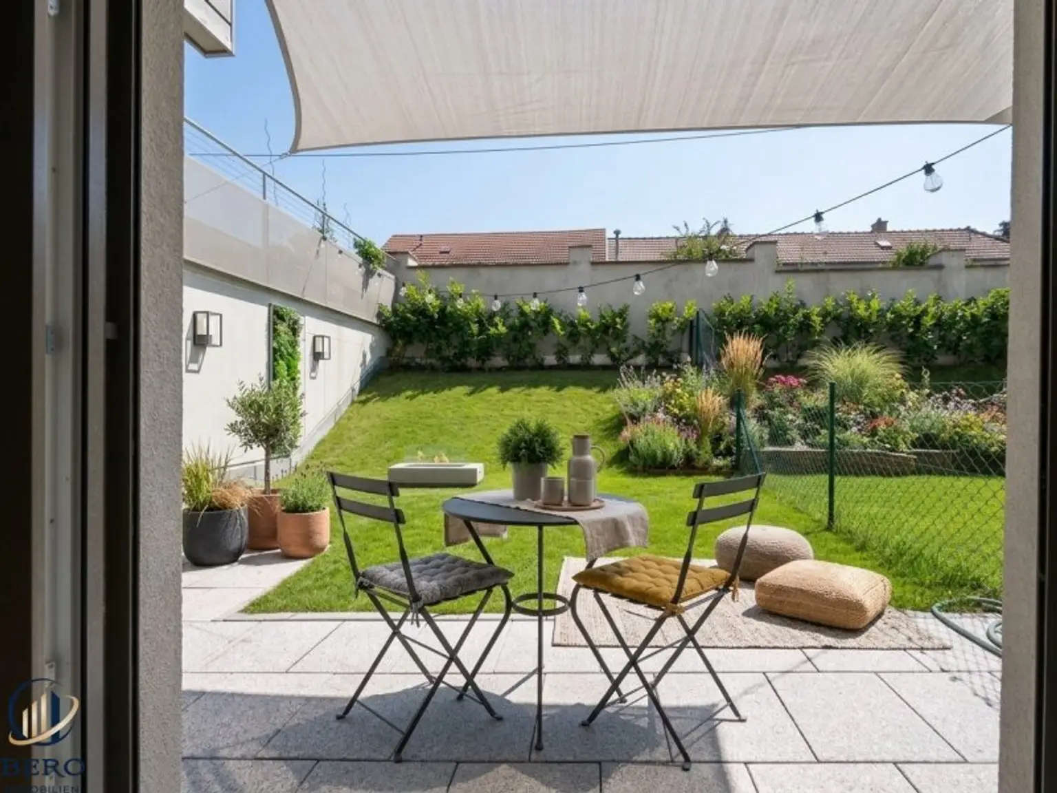 Blick in den Garten (mit KI dekoriert)