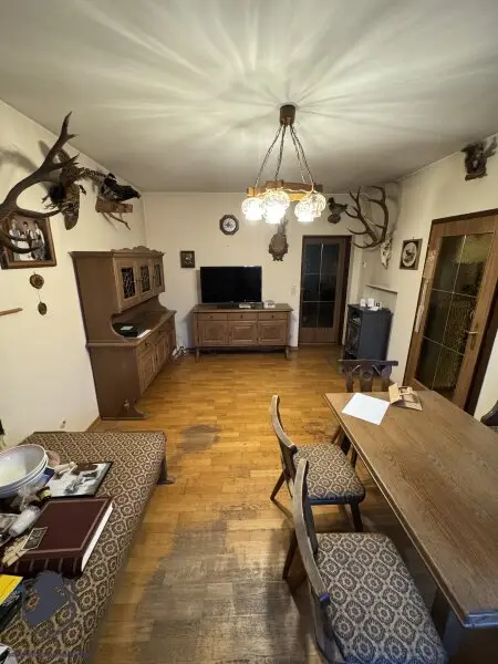Einfamilienhaus mit Garten, Garage zu vermieten