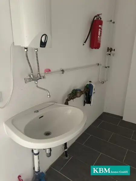 Zweifamilienhaus mit 2 getrennten Wohneinheiten in ruhiger Lage steht zum Verkauf!