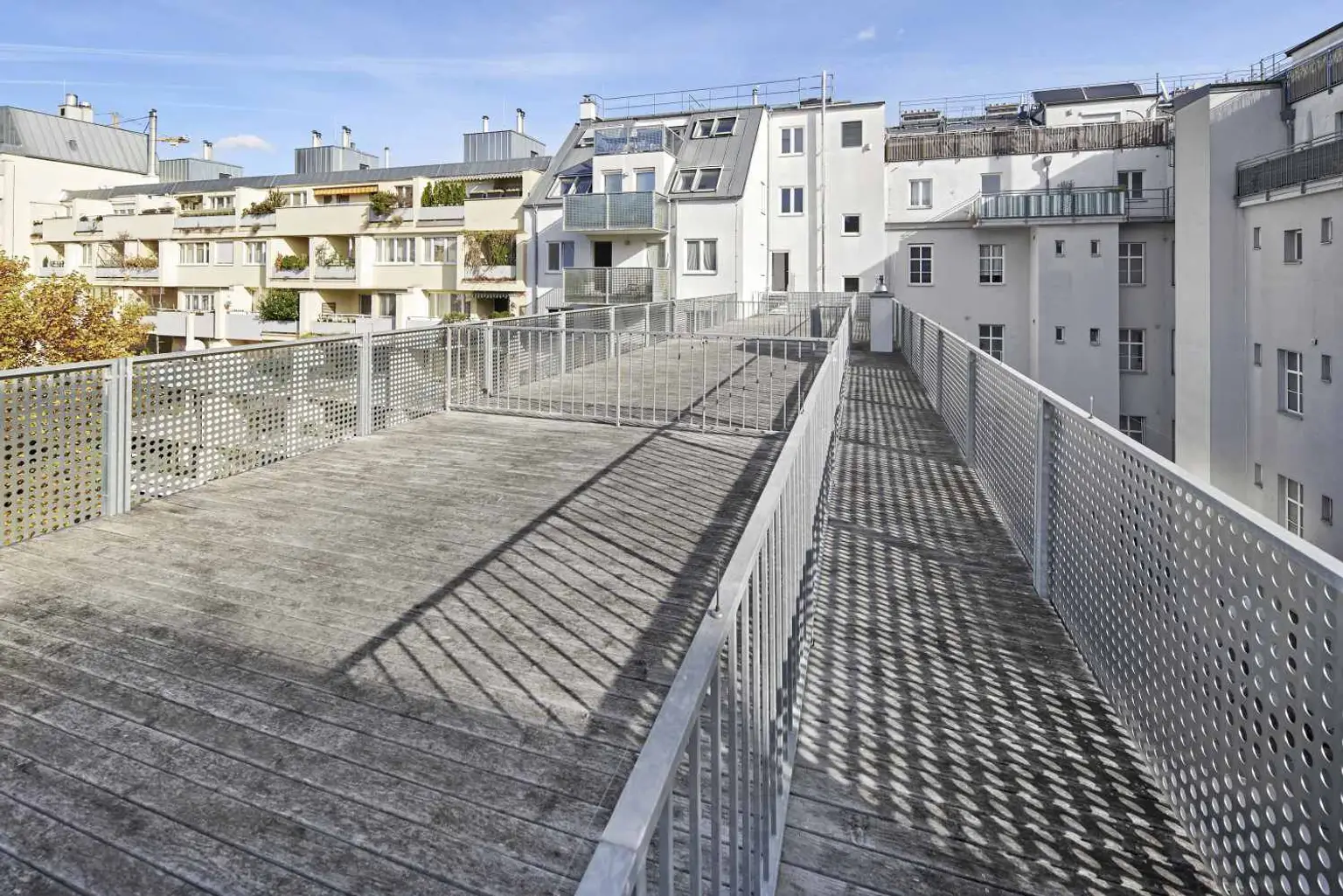 Ruhiges Wohnglück: 3-Zimmer-Neubau mit Garten zur Hofseite