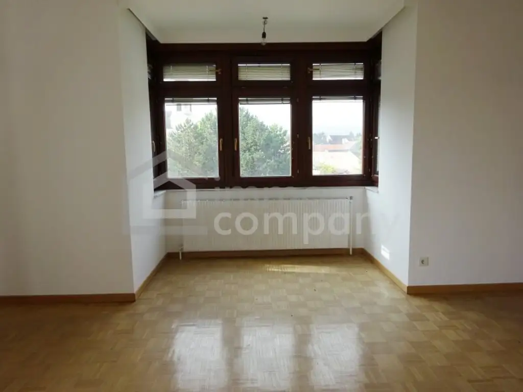 Gepflegte 4 Zimmer ETW mit südseitigen Balkon!