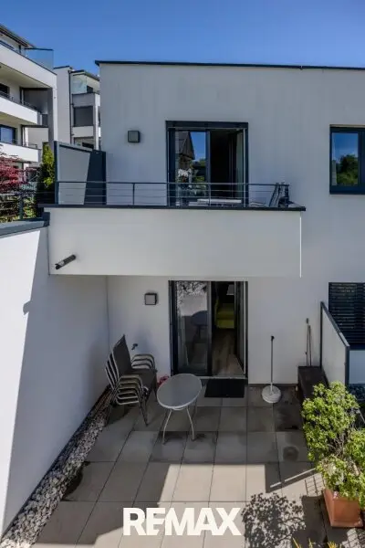 Ansicht Terrasse und Balkon