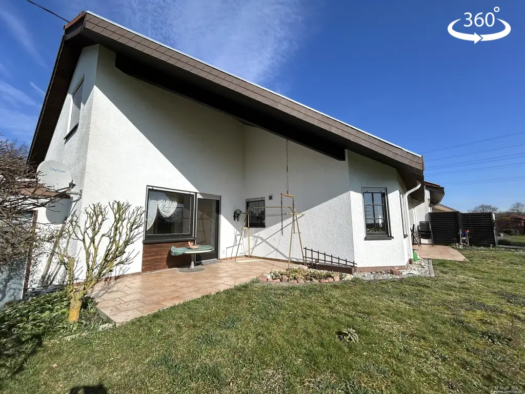 Gepflegter Bungalow mit ausbaufähigem Dachgeschoss in Feldrandlage - perfekt für Familien und Paare