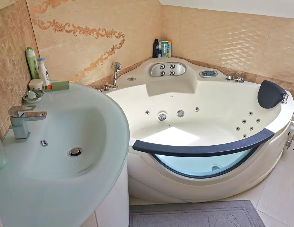 Einfamilienhaus mit Pool