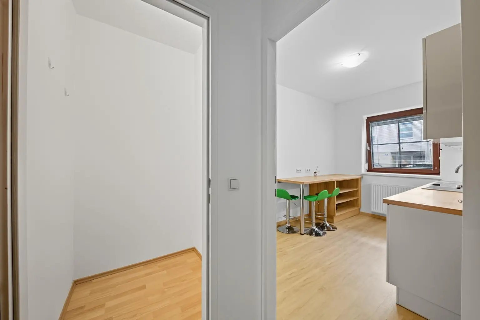 Ihr neues Zuhause: Modern, barrierefrei & Stellplatz in Zentrumslage!