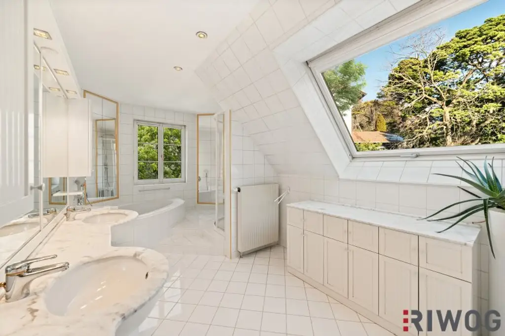 Private Estate Villa mit Fernblick | Privatwald | Virtual Tour | 4.200m2 Garten |  25 min. in den 1. Bezirk | Pool & Sauna