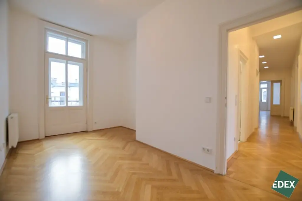 6-Zimmer Altbauwohnung mit Balkon und Klimaanlage in attraktiver Lage des 7. Bezirks