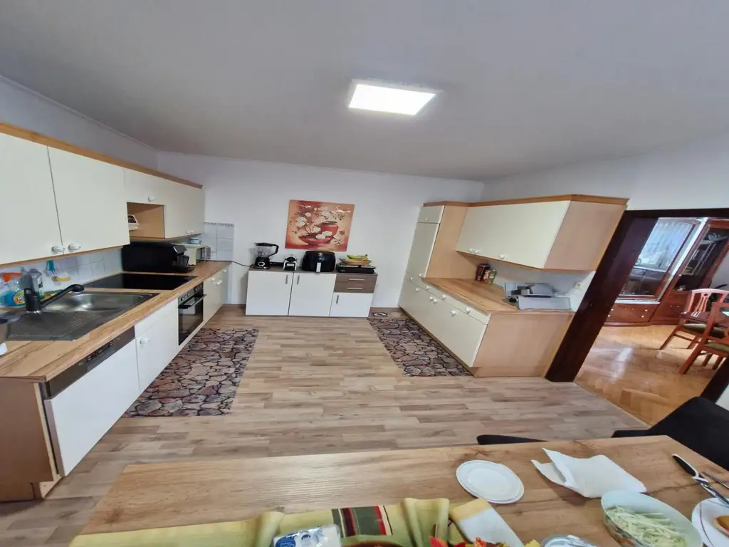 Doppelhaushälfte mit 3 Schlafzimmer!