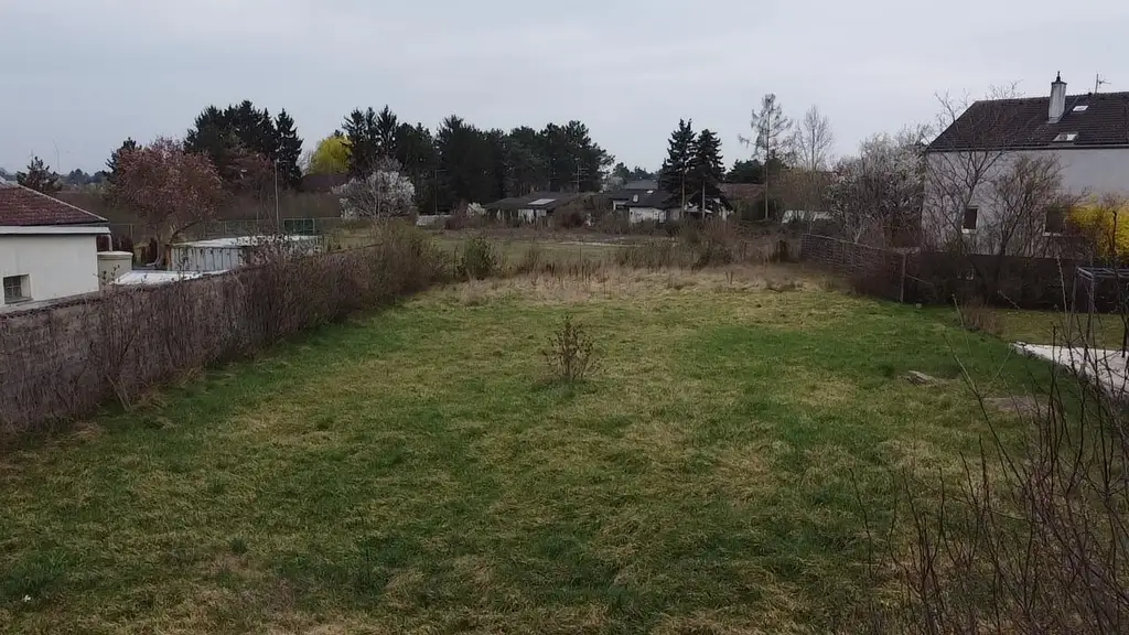 Ihr neues Baugrundstück - groß, eben, sonnig!
