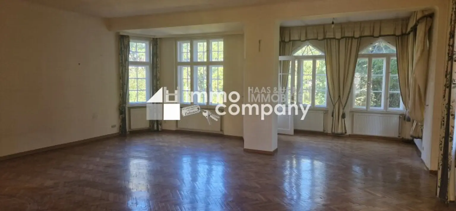 Sanierungsbedürftiges Villenprojekt im Gersthofer Cottage