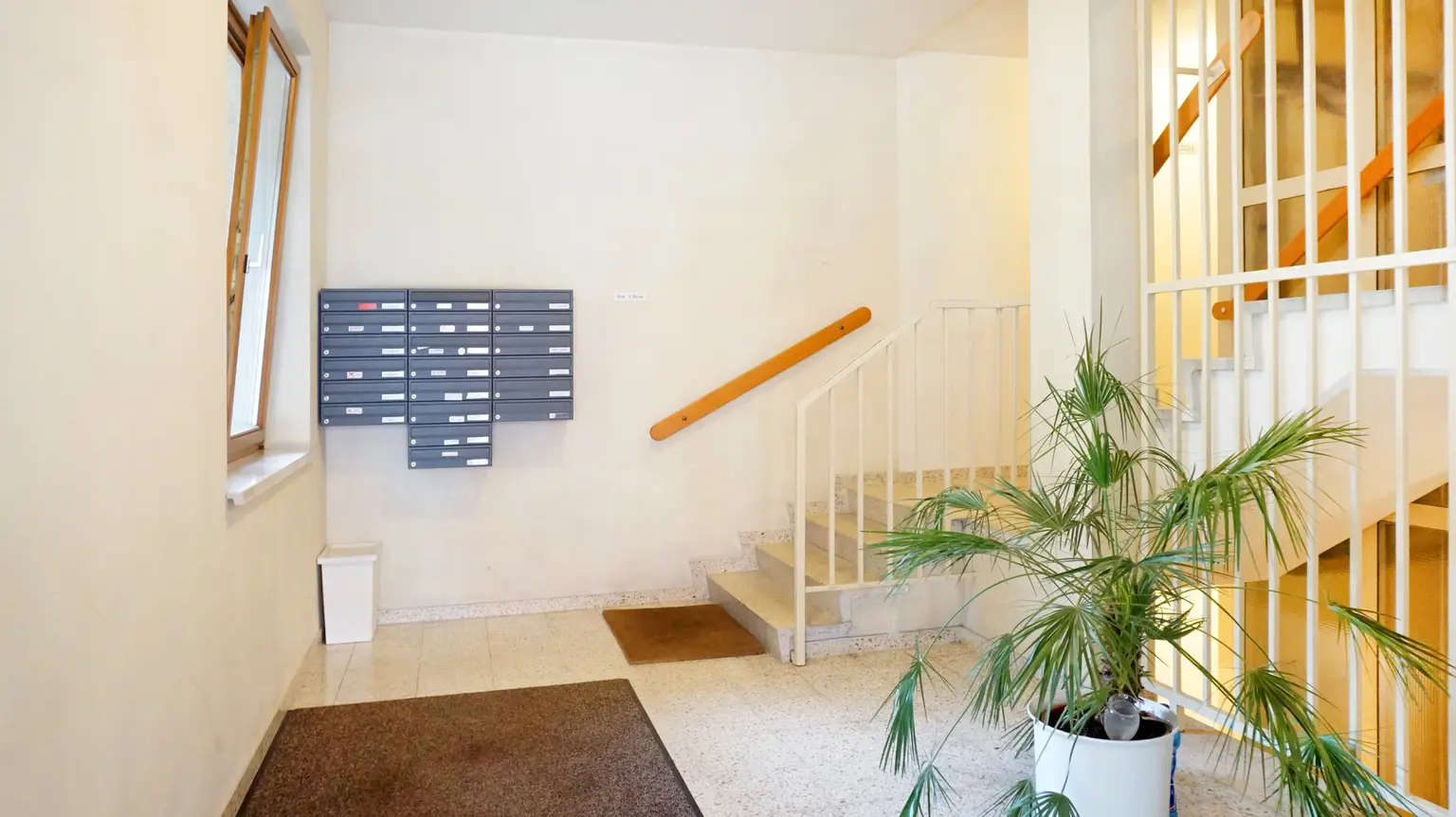 13 Haus Eingang