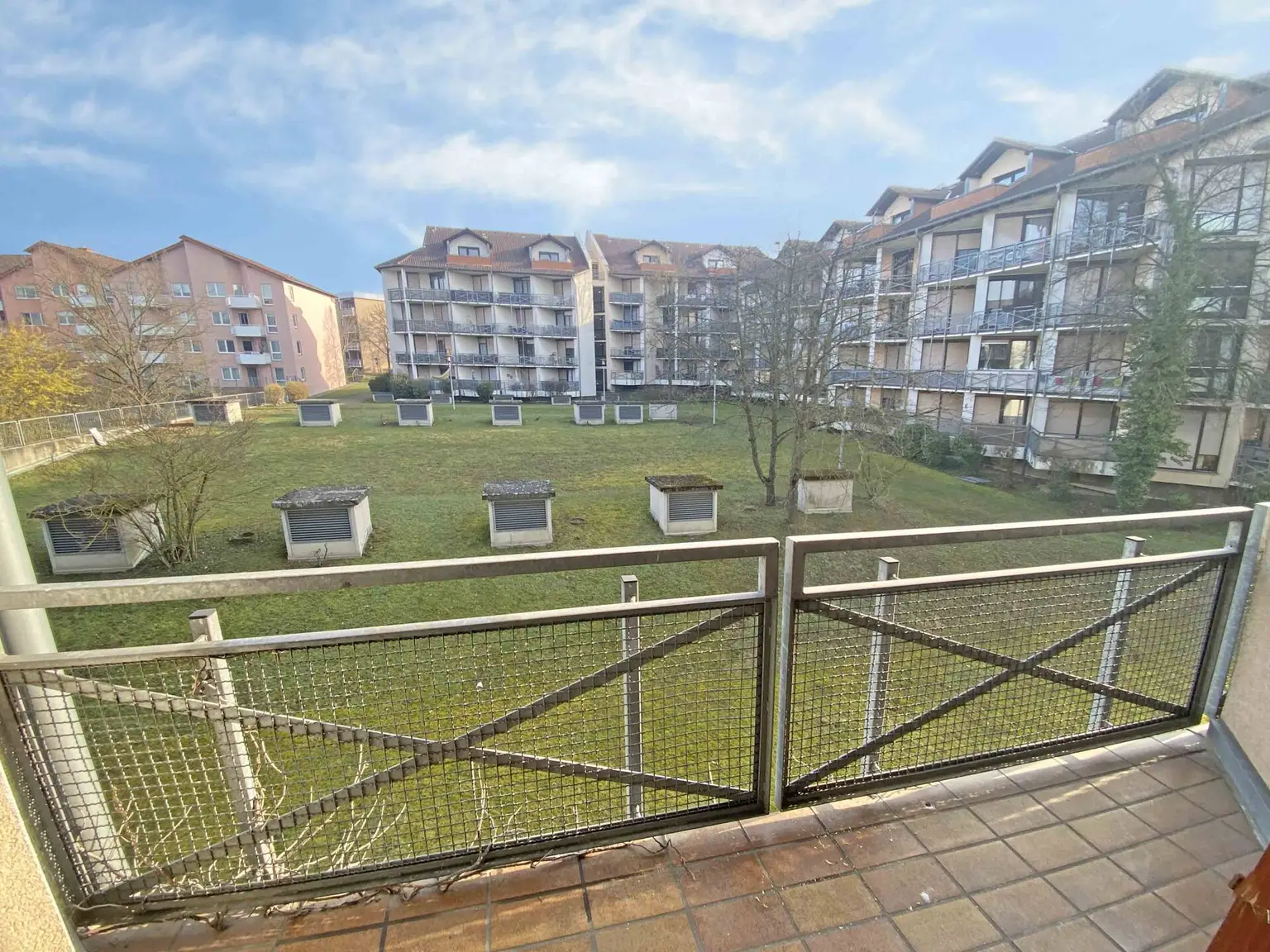 Balkon mit Blick in den Innenhof