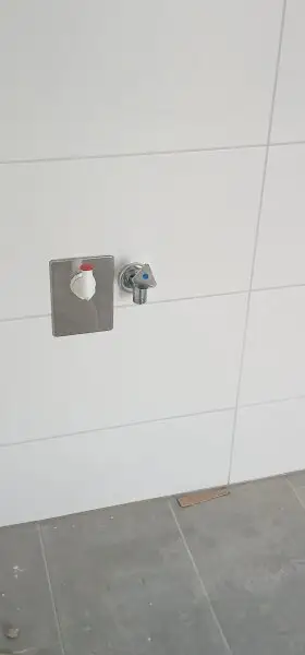 NEUBAU - ERSTBEZUG - Top 2 - Wunderschöne 2 Zimmerwohnung mit kleinem Garten, Terrasse und einem eigenen Tiefgaragenplatz