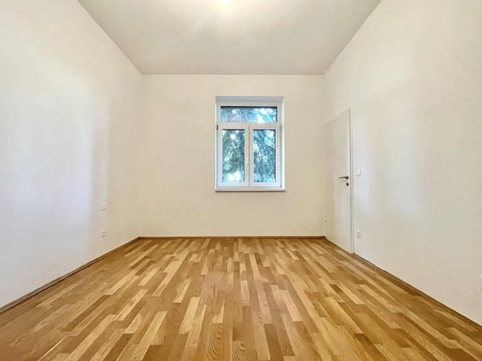 Großzügige 2-Zimmer-Wohnung mit Terrasse und Garten in Top-Lage des 19. Bezirks – Nähe Kahlenberg