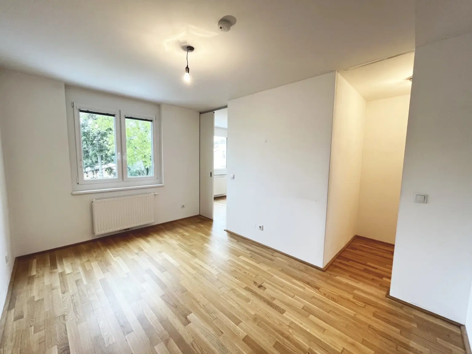 Ruhige 2-Zimmer-Wohnung mit traumhafter Freifläche - mit Blick
in den ruhigen begrünten Innenhof!