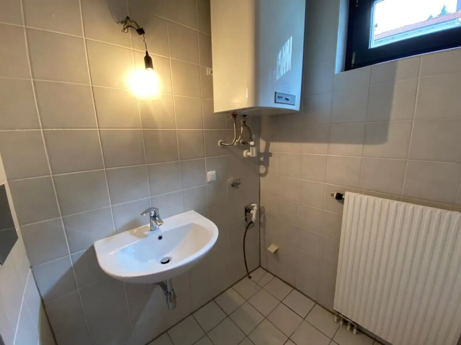 VOLLSANIERTE 3 - ZIMMERWOHNUNG PROVISIONSFREI ZU VERKAUFEN!