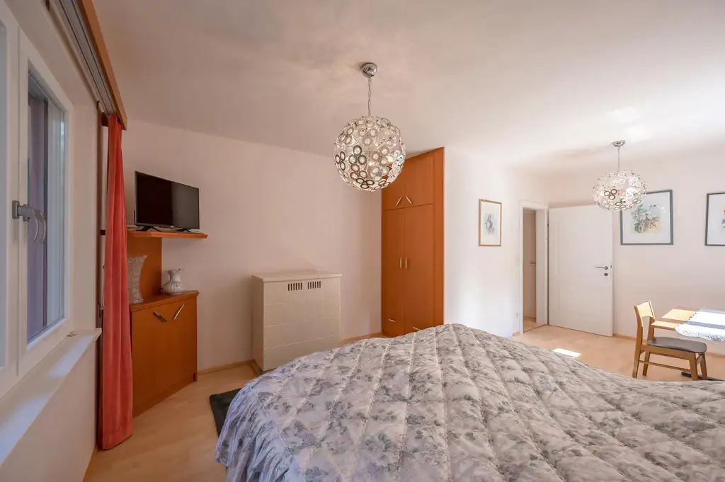 BAUTRÄGER AUFGEPASST: GRUNDSTÜCK FÜR 2 DOPPELHÄUSER | ODER 2 EINFAMILIENHÄUSER