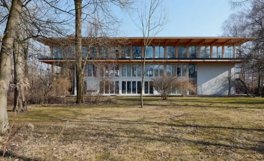 Das Traumbüro - komplette, oberste Etage, riesiger Balkon, tolle Architektur, Parkplätze