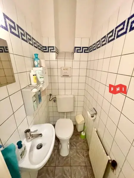 Gepflegtes 4 Zimmer Altbau-Büro-Praxis Nähe Wattgasse/Hernalser Hauptstraße