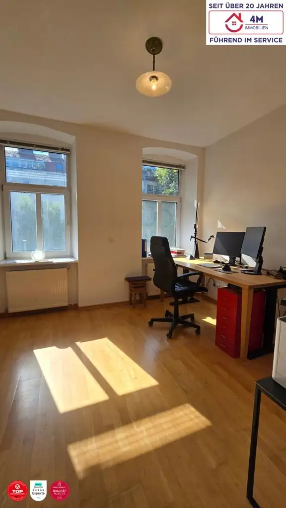 Drei Zimmer Stilaltbau-Rarität in begehrter Lage – sonnig, ruhig und elegant