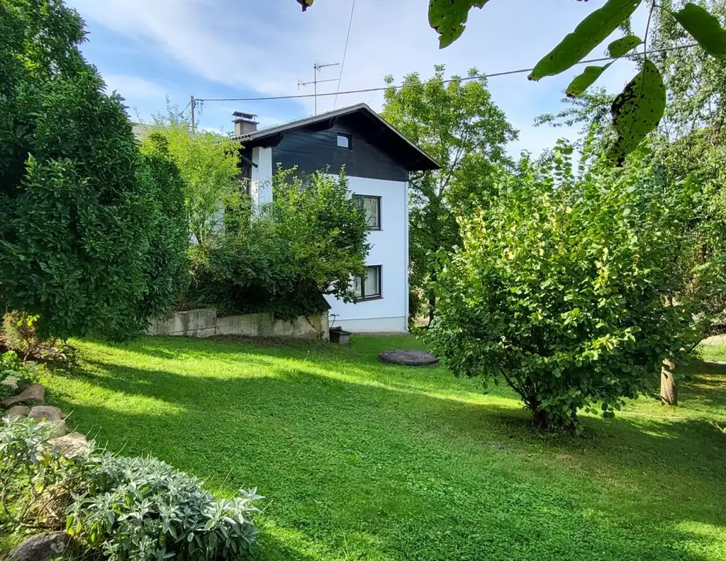 Großzügiges Wohnhaus mit 2 getrennten Wohneinheiten