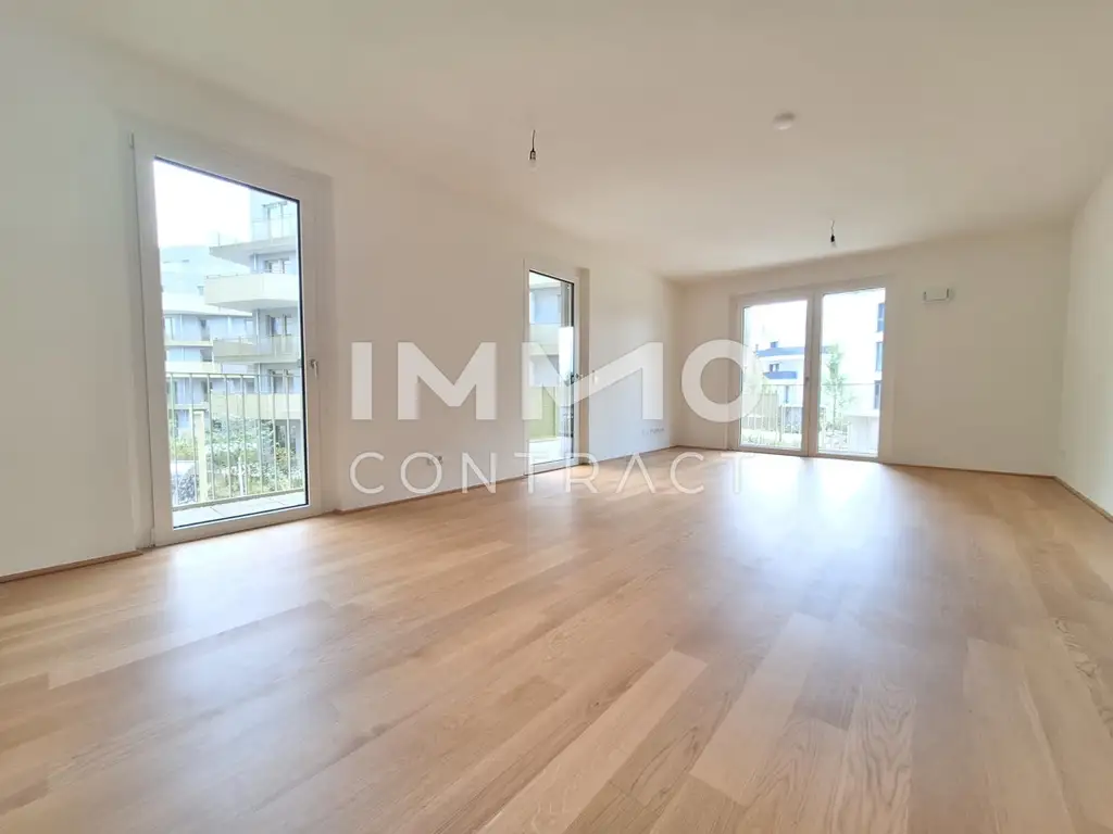 Erstbezug: 3 Zimmerwohnung mit Balkon