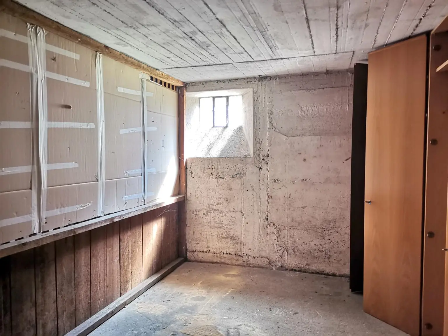 großes Kellerabteil