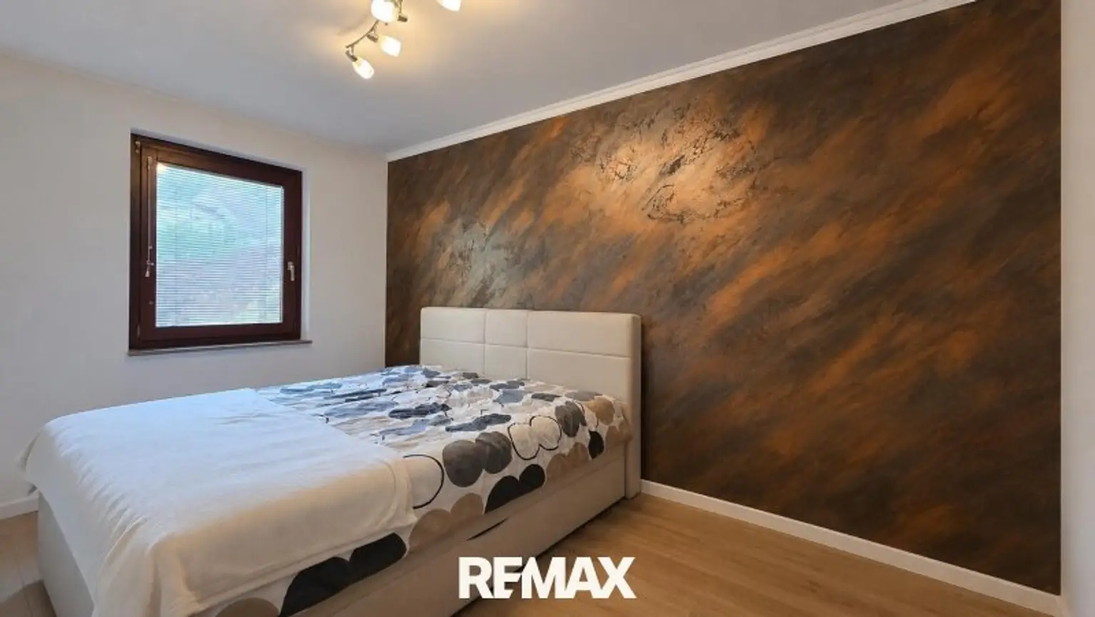 12 Schlafzimmer