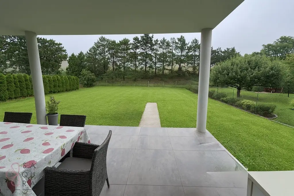 Modernes Familienhaus mit Potential in Wr. Neudorf