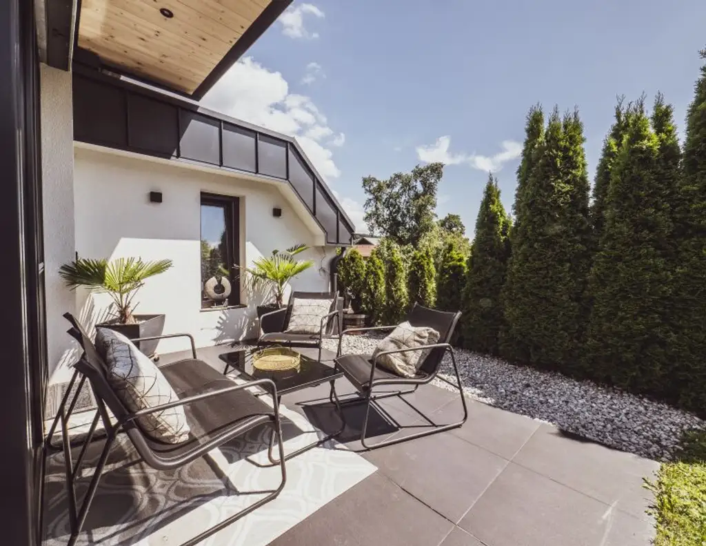 Luxuriöser Bungalow in absoluter Ruhelage am Waldrand als idealer Alterssitz