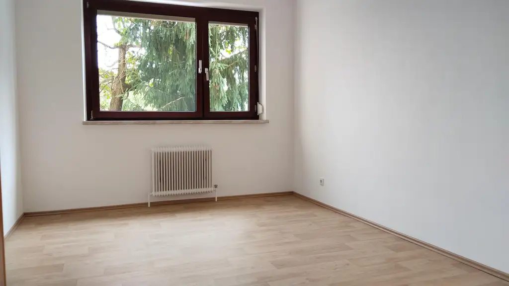 Frisch Renovierte 2-Zimmer Wohnung mit Loggia