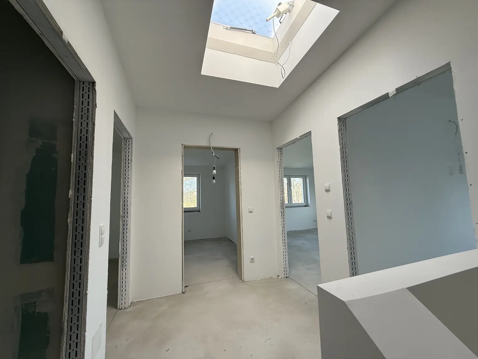 Exklusive Neubau-Doppelhaushälfte in Sigleß – Wohnen mit Stil