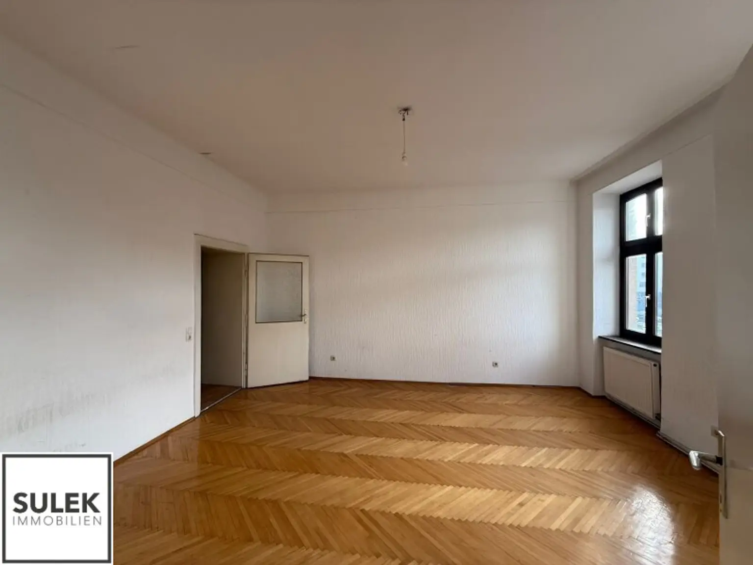Ganzes Haus zu mieten: 1 Geschäftslokal, 1 Büro, 2 Wohnungen nahe U1