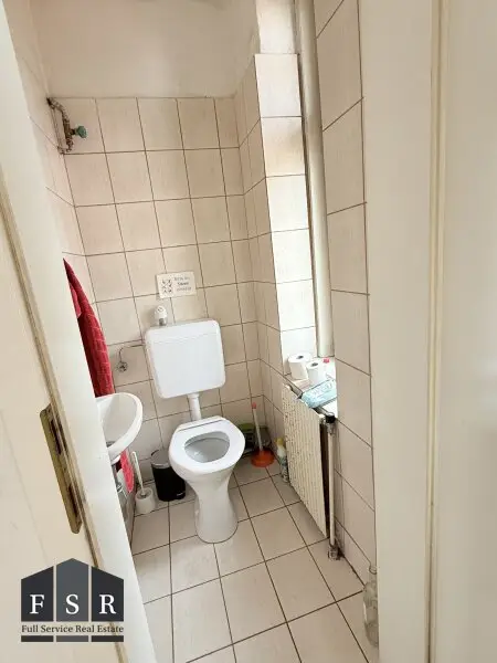 Lichtdurchflutete 4,5 Zimmer Wohnung - SANIERUNGSBEDÜRFTIG & BALKONANBAU möglich