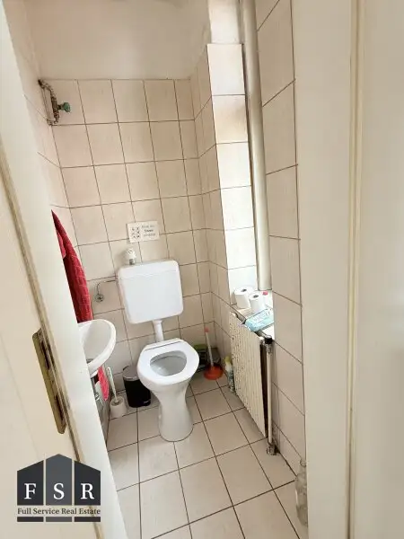Lichtdurchflutete 4,5 Zimmer Wohnung - SANIERUNGSBEDÜRFTIG & BALKONANBAU möglich