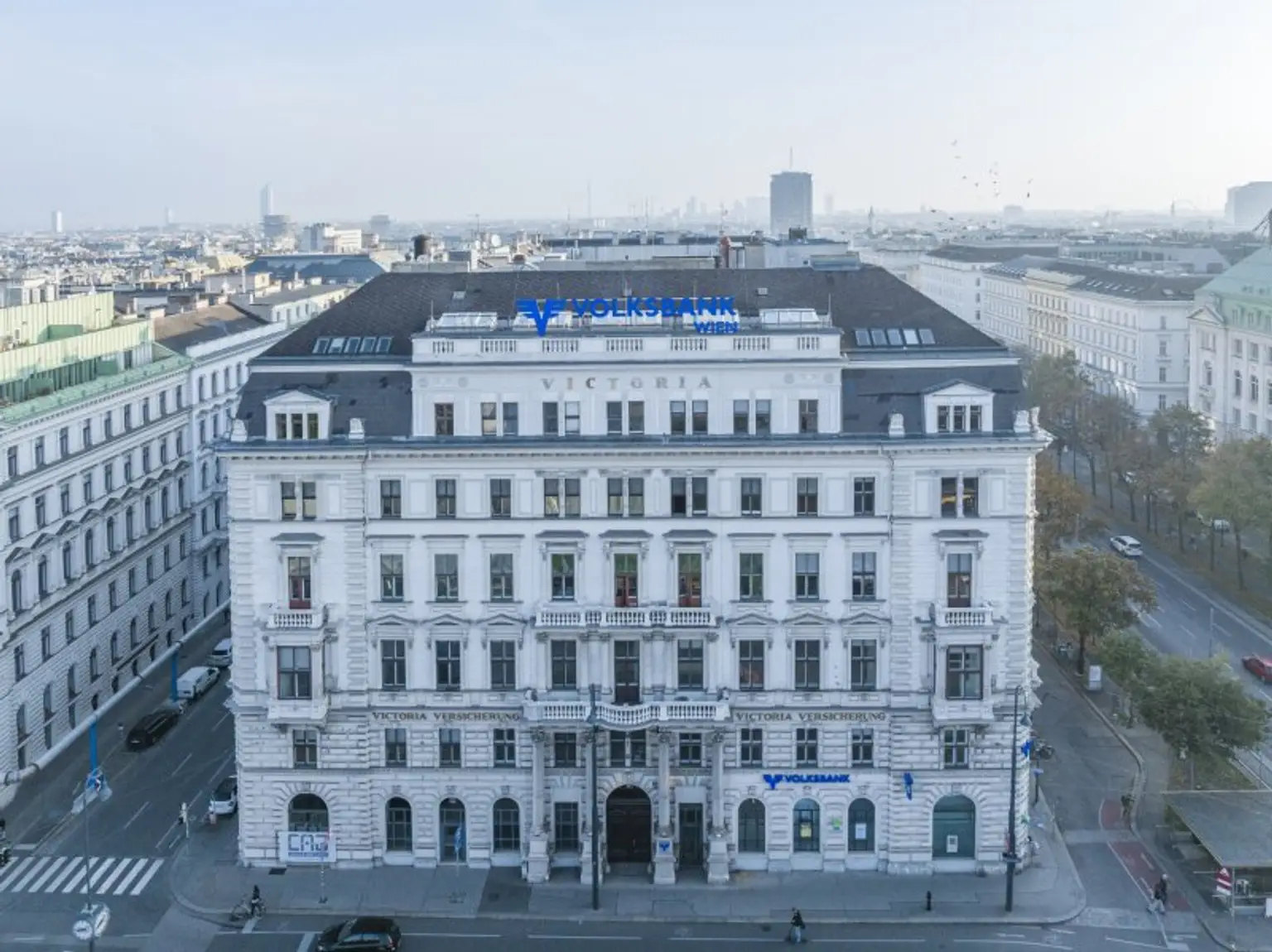 Die Nummer Eins im Ersten! 1.077 m² Bürofläche im prestigeträchtigen Jahrhundertwendehaus! Klimatisiert! Nähe U2 Schottentor!