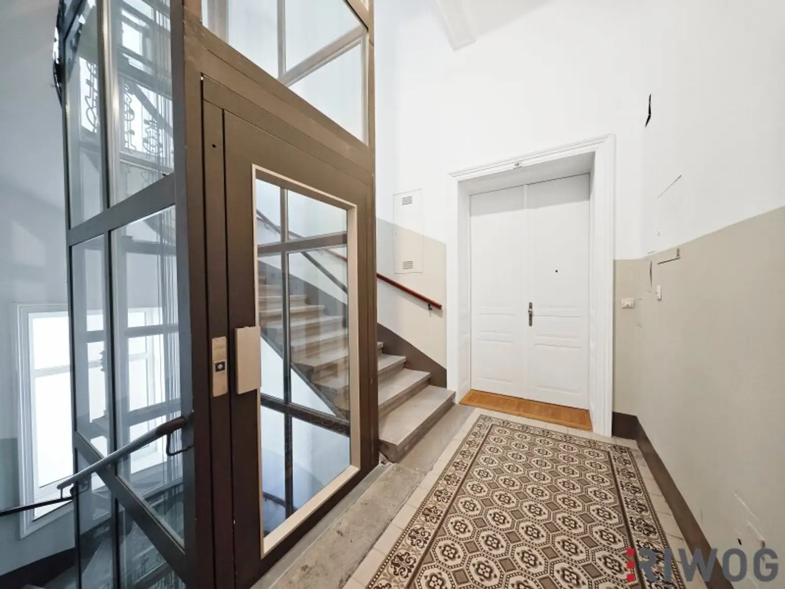 Topsaniertes Stilaltbaubüro in Naschmarktnähe | sehr hell | 154m² mit 4 bis 5 Zimmern | Luftwärmepumpe