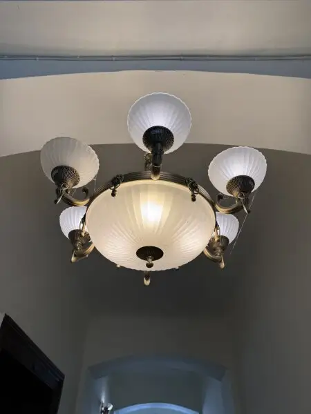 Leeres Zinshaus mit baubewilligtem Dachausbau im 2. Bezirk – Top Investment