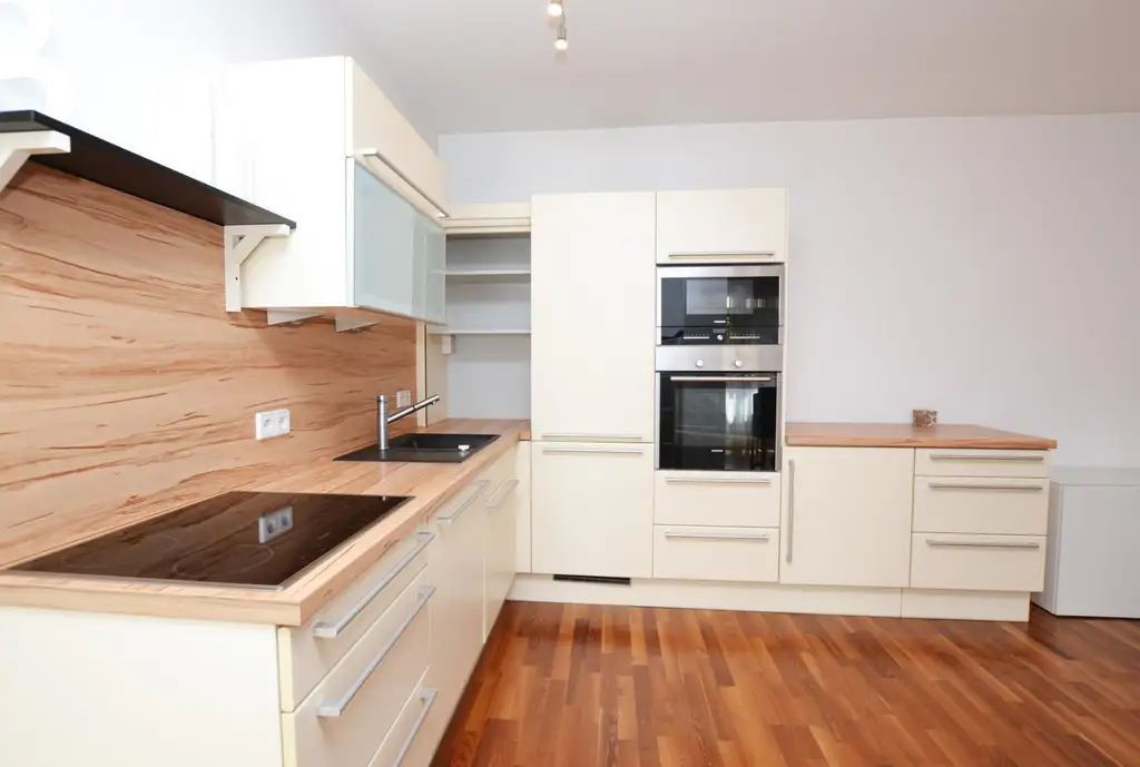 Moderner Wohntraum mit Loggia, Balkon und KFZ-Abstellplatz