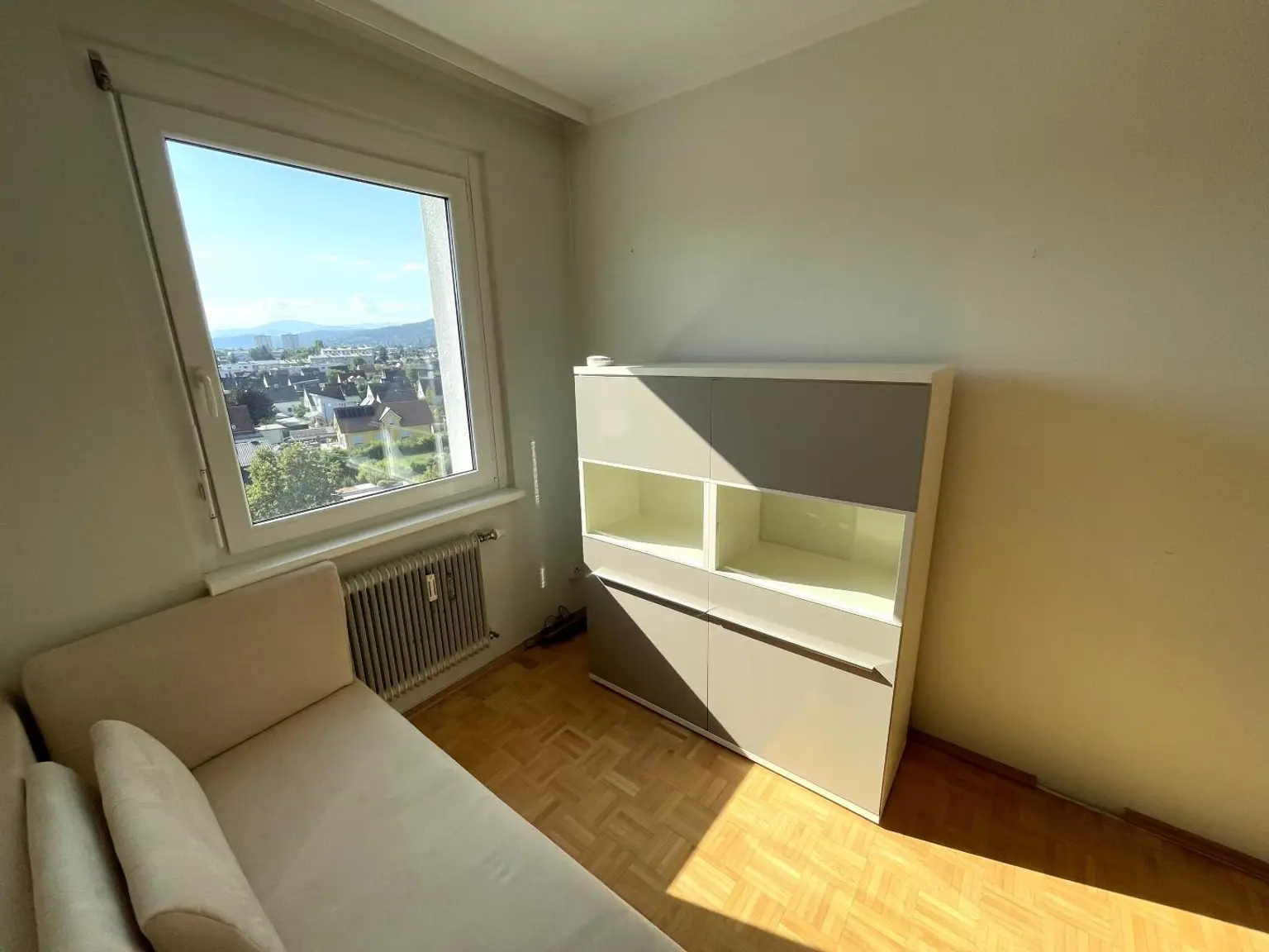 Renovierungsbedürftige Wohnung mit Loggia in Waidmannsdorf